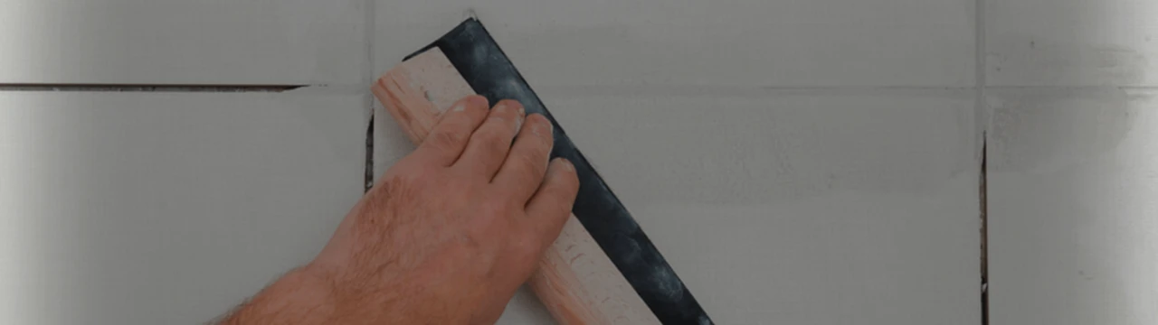 Spárovací hmoty, silikony a těsnící tmely Spárovací hmoty, silikony a těsnící tmely