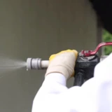 Omítka weberdur 3v1 zkracuje omítání na jediný krok