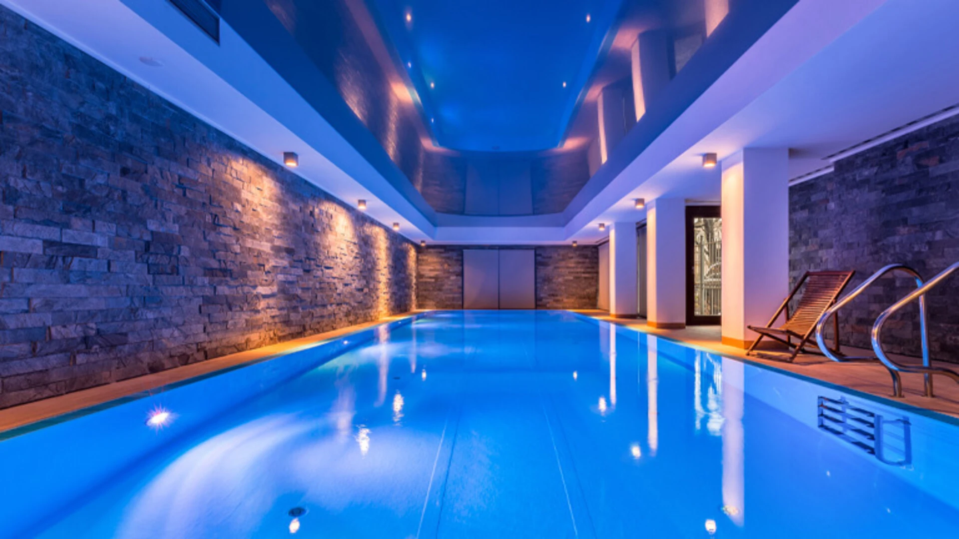  Lepené obklady – bazén