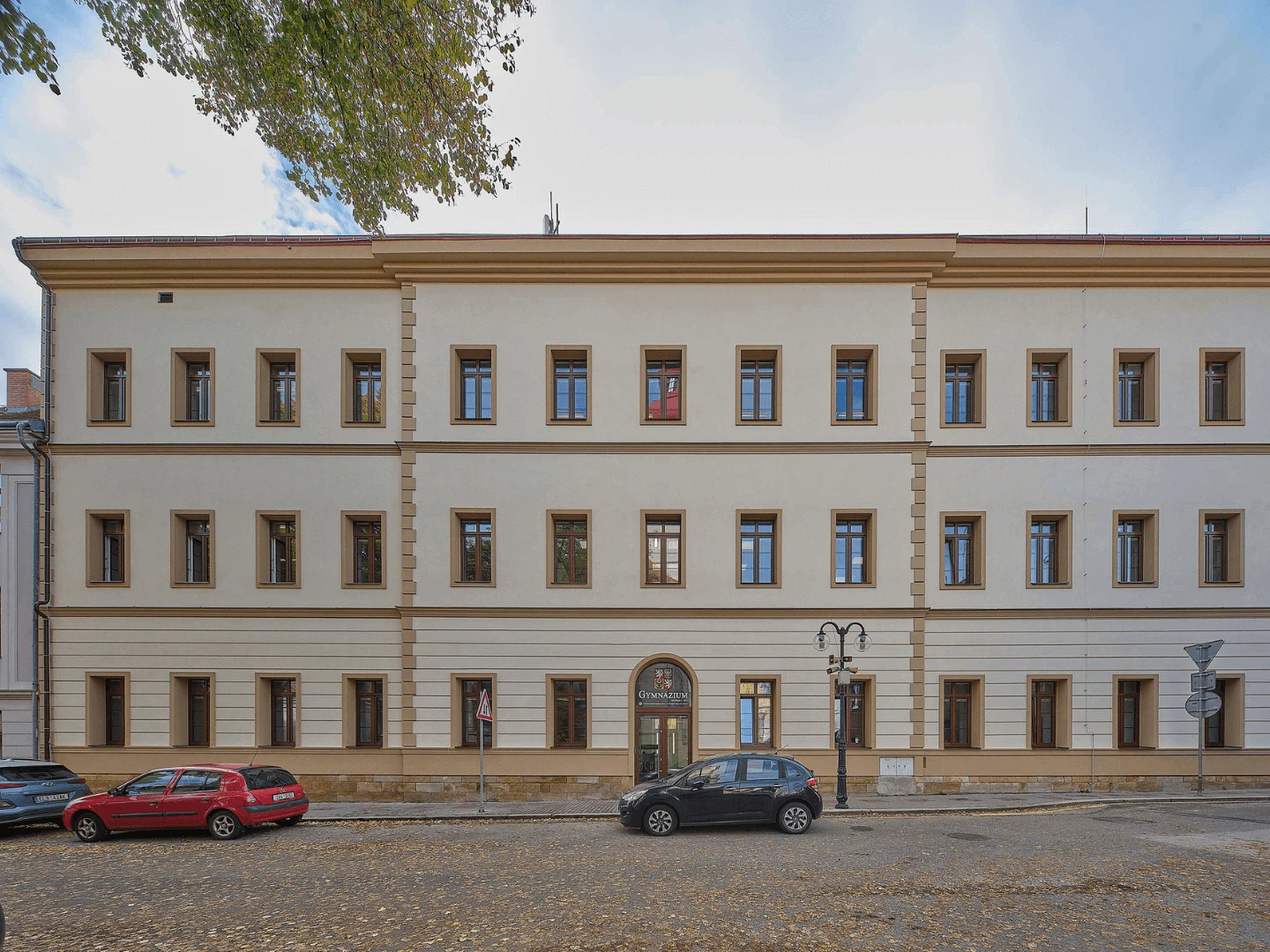 Gymnázium Komenského Nový Bydžov Gymnázium Komenského Nový Bydžov