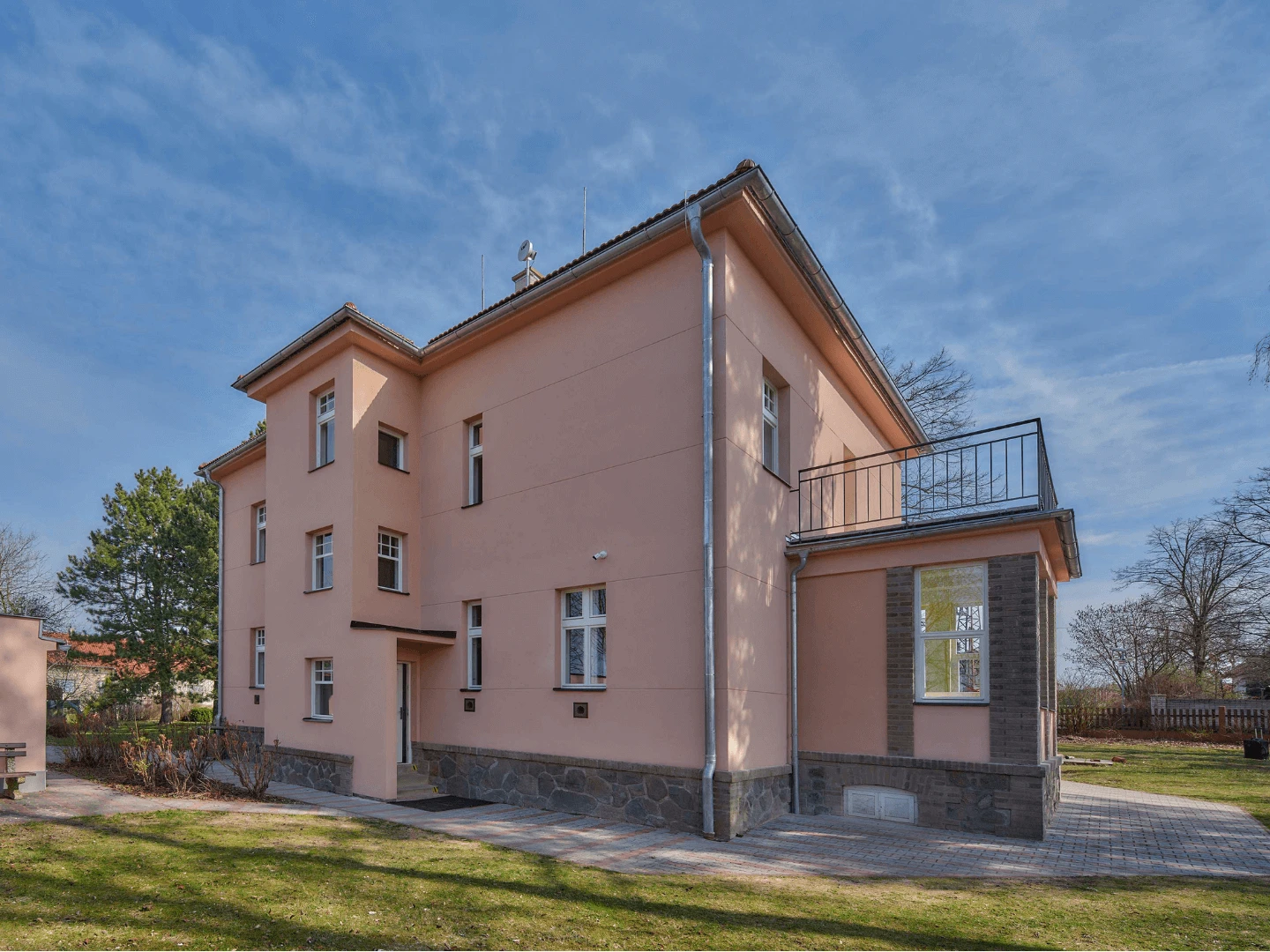 Památník Josefa Lady a jeho dcery Aleny, Hrusice