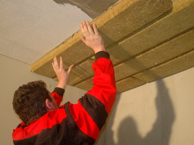 2.frezovany_lepeni stropu