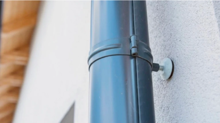 Kotvení předmětů do zateplení